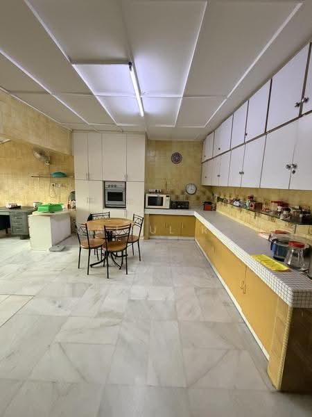 Rumah Berkembar untuk Dijual di Seksyen 17 (Petaling Jaya) - Airul R - Kitchen - PropertyGuru.com.my