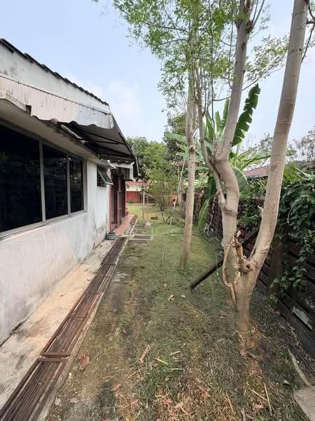 Rumah Berkembar untuk Dijual di Seksyen 17 (Petaling Jaya) - Airul R - Exterior - PropertyGuru.com.my