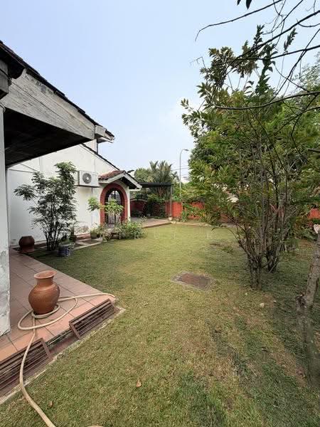 Rumah Berkembar untuk Dijual di Seksyen 17 (Petaling Jaya) - Airul R - Exterior - PropertyGuru.com.my