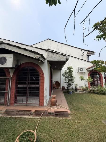 Rumah Berkembar untuk Dijual di Seksyen 17 (Petaling Jaya) - Airul R - Exterior - PropertyGuru.com.my