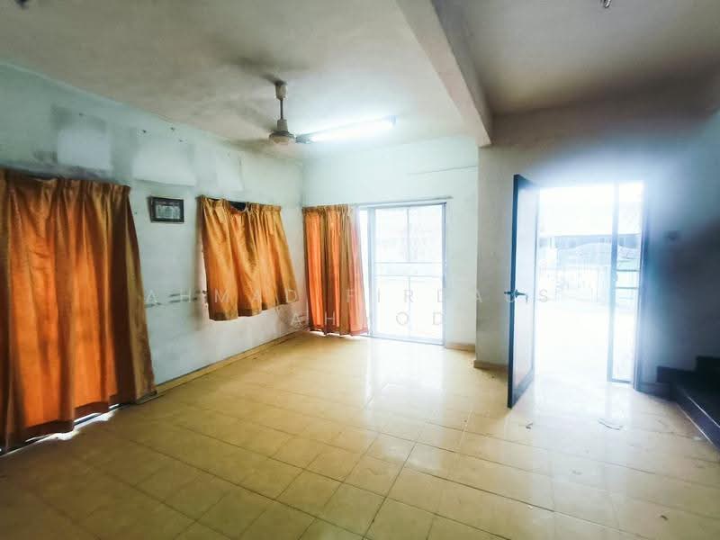 Rumah Teres untuk Dijual di Klang (Selangor) - Ahmad Firdaus Mahmod - Living Room - PropertyGuru.com.my