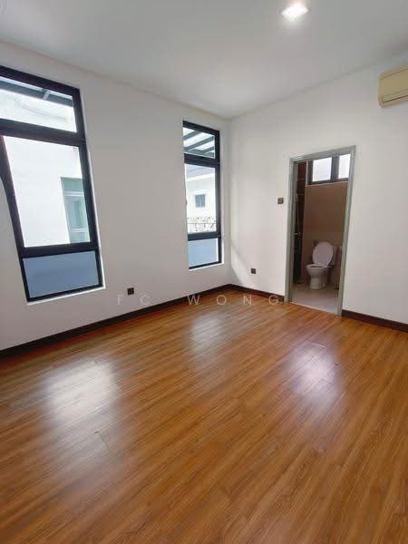 Semi-Detached House for Sale in Usj 1 (Subang Jaya) - FC Wong - Bathroom - PropertyGuru.com.my