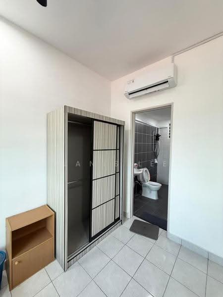 Kediaman Servis untuk Disewa di Residensi Taman Pelangi Indah - Alanis Lee - Bathroom - PropertyGuru.com.my