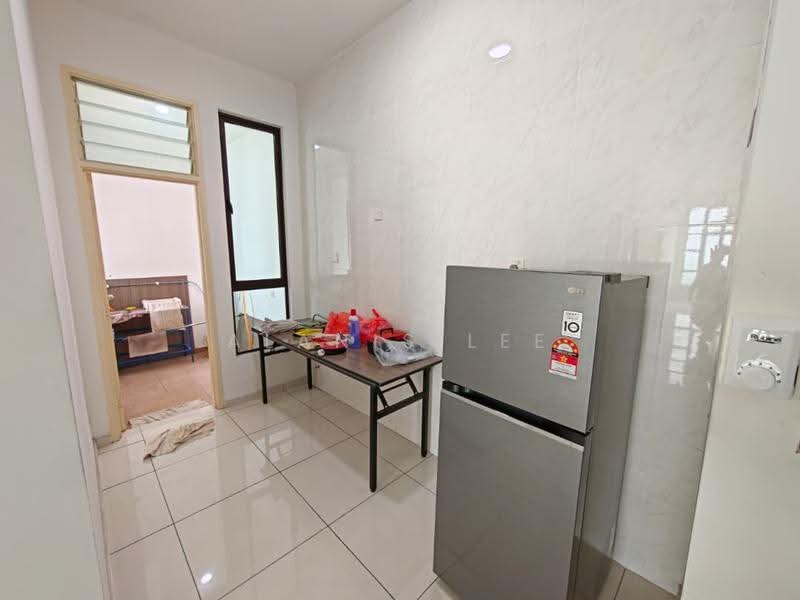 Service Residence for Rent at D'Summit Residences - Alanis Lee - Kitchen - PropertyGuru.com.my