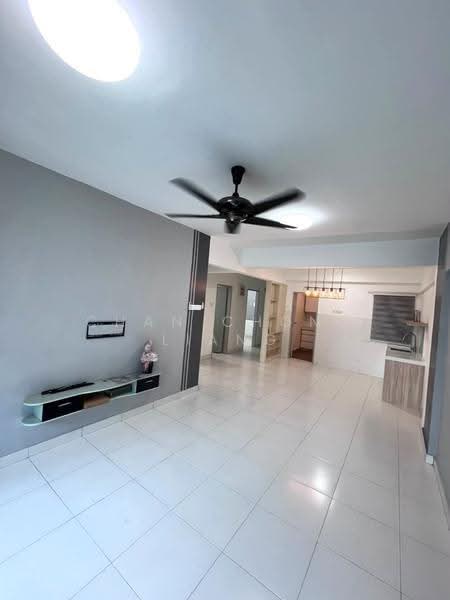 Kondominium untuk Dijual di Casa Tropika - Chan Chong Liang - Living Room - PropertyGuru.com.my