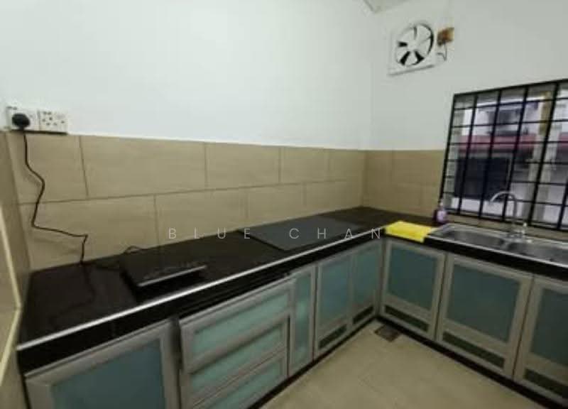 Rumah Teres 2-Tingkat untuk Disewa di Permas Jaya (Johor) - Blue Chan - Kitchen - PropertyGuru.com.my