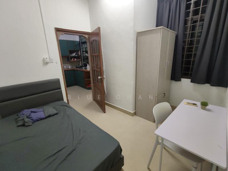 Rumah Teres 2-Tingkat untuk Disewa di Permas Jaya (Johor) - Blue Chan - Bedroom - PropertyGuru.com.my