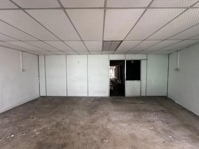 Kedai / Pejabat untuk Disewa di Jasin (Melaka) - Alvin Chan Kai Boon - 1st floor interior - PropertyGuru.com.my