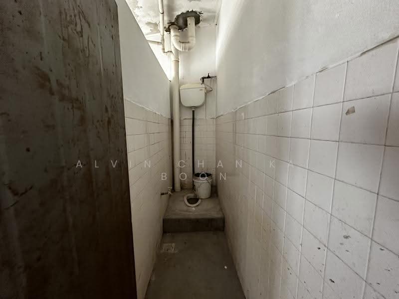 Kedai / Pejabat untuk Disewa di Jasin (Melaka) - Alvin Chan Kai Boon - Bathroom - PropertyGuru.com.my