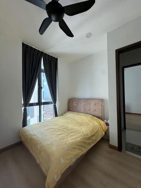 Kediaman Servis untuk Dijual di Green Haven - Blue Chan - Bedroom - PropertyGuru.com.my