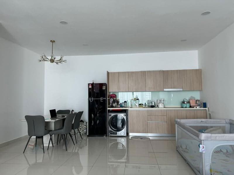 Kediaman Servis untuk Dijual di Green Haven - Blue Chan - Dining Room - PropertyGuru.com.my
