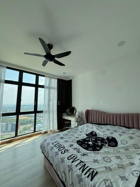 Kediaman Servis untuk Dijual di Green Haven - Blue Chan - Bedroom - PropertyGuru.com.my