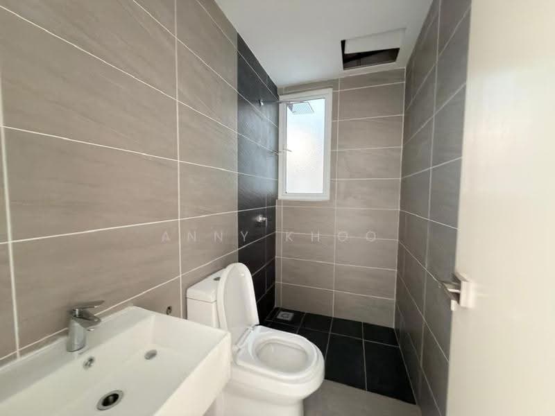 Condominium for Sale at SkyMillion Residence - ANNY KHOO - Bathroom - PropertyGuru.com.my