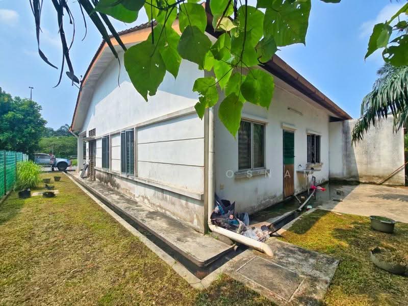 Semi-Detached House for Sale in Bandar Saujana Putra (Tanjong Duabelas) - Aishah Rosnam - Exterior - PropertyGuru.com.my