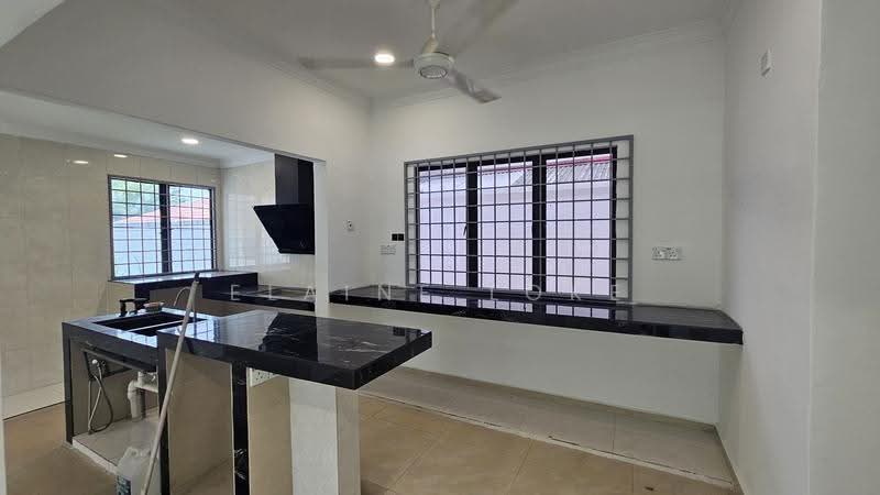 Rumah Banglo untuk Dijual di Shah Alam (Selangor) - Elaine Loke - Kitchen - PropertyGuru.com.my