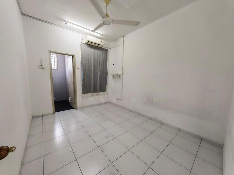 Rumah Teres 2-Tingkat untuk Dijual di Austin (Johor Bahru) - Ethan Gan - Bathroom - PropertyGuru.com.my