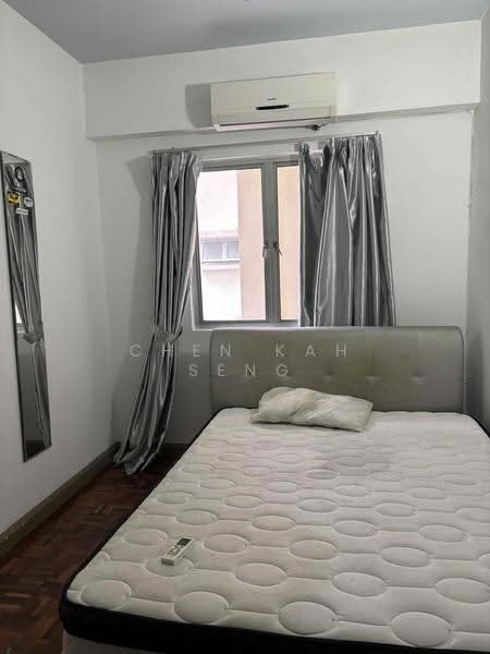 Kondominium untuk Disewa di Pantai Panorama Condominiums - Chen Kah Seng - Bedroom - PropertyGuru.com.my