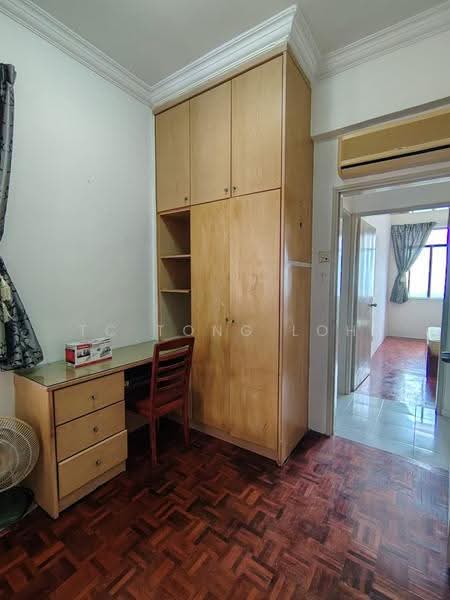 Kondominium untuk Dijual di Eden Seaview Condominium - TC Tong Loh - Study - PropertyGuru.com.my