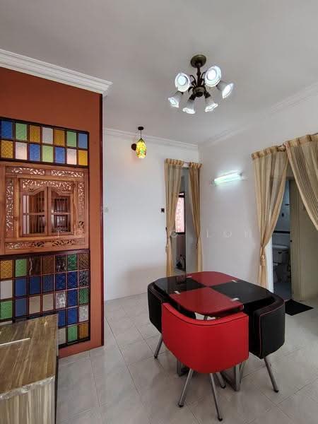 Kondominium untuk Dijual di Eden Seaview Condominium - TC Tong Loh - Dining Room - PropertyGuru.com.my