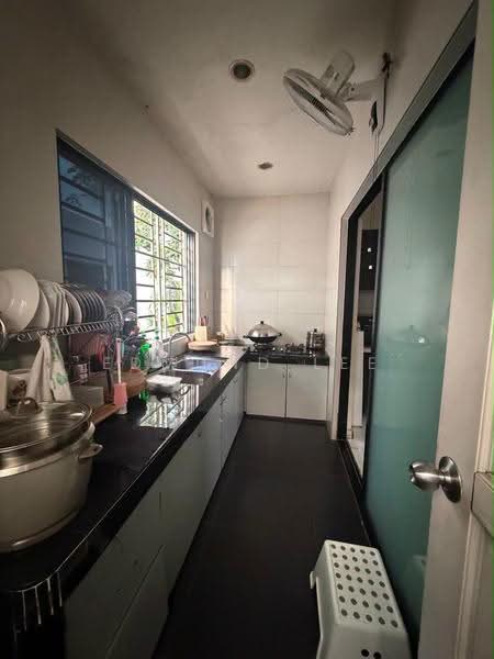 3-storey Terraced House for Sale in Lake Fields (Sungai Besi) - Edmund Lee - Kitchen - PropertyGuru.com.my