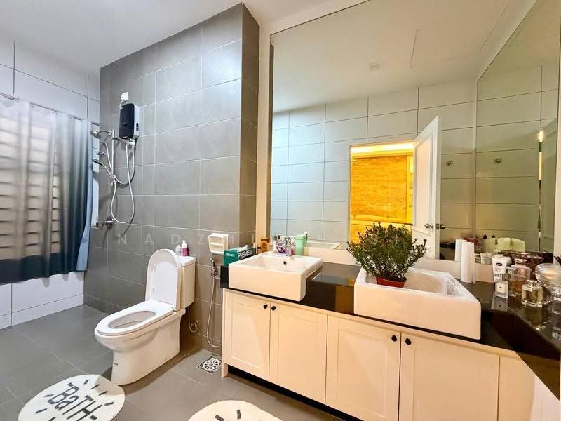 Rumah Teres 2-Tingkat untuk Dijual di Kuala Selangor (Selangor) - Nadzmie Nasir - Bathroom - PropertyGuru.com.my