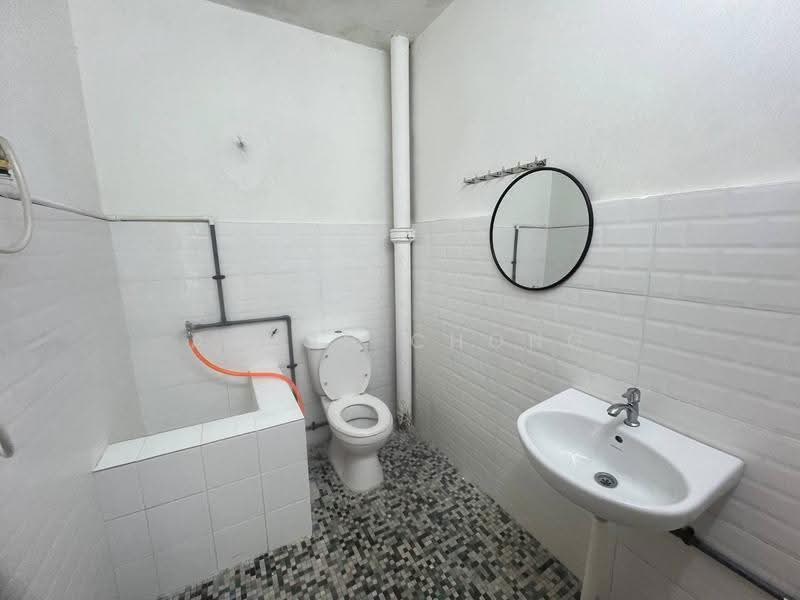 1-storey Terraced House for Rent in Petaling Jaya (Selangor) - Aaron Chong - Bathroom - PropertyGuru.com.my