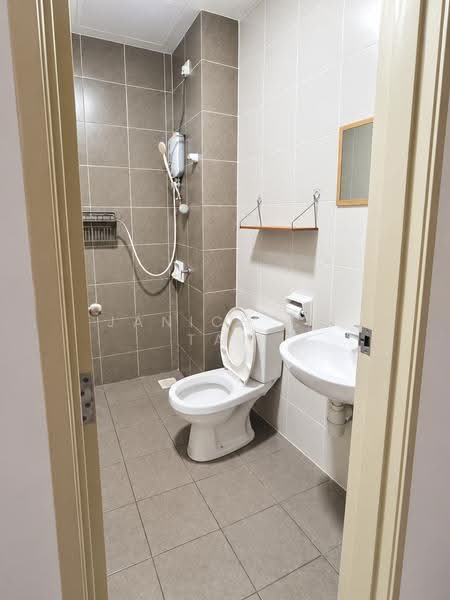Service Residence for Sale at BSP 21 - Janice CC Tan - Bathroom - PropertyGuru.com.my