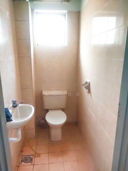 Shop for Rent in Ampang (Selangor) - KC Ng - Bathroom - PropertyGuru.com.my