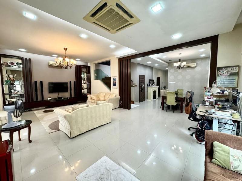 Banglo Lot Kosong untuk Dijual di Bandar Putra Permai (Seri Kembangan) - Fazri . - Living Room - PropertyGuru.com.my