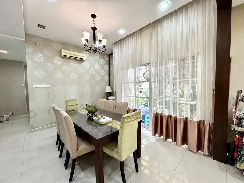 Banglo Lot Kosong untuk Dijual di Bandar Putra Permai (Seri Kembangan) - Fazri . - Dining Room - PropertyGuru.com.my