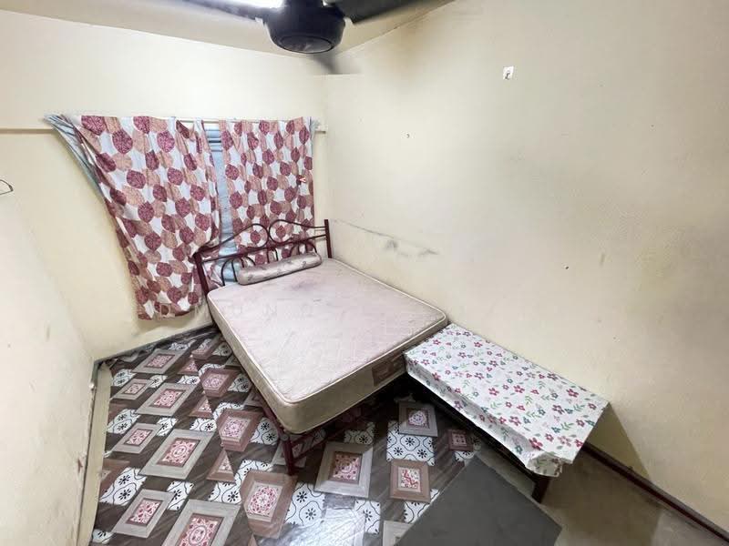 Kondominium untuk Dijual di Pelangi Indah Condominium - Edmund CH Leow - Bedroom - PropertyGuru.com.my