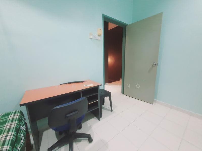 2-storey Terraced House for Sale in Taman Angkasa Nuri (Durian Tunggal) - Vinc Pheng - Study - PropertyGuru.com.my
