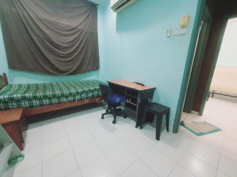 2-storey Terraced House for Sale in Taman Angkasa Nuri (Durian Tunggal) - Vinc Pheng - Bedroom - PropertyGuru.com.my