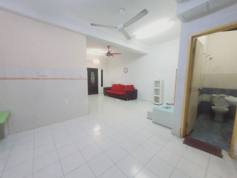 2-storey Terraced House for Sale in Taman Angkasa Nuri (Durian Tunggal) - Vinc Pheng - Living Room - PropertyGuru.com.my