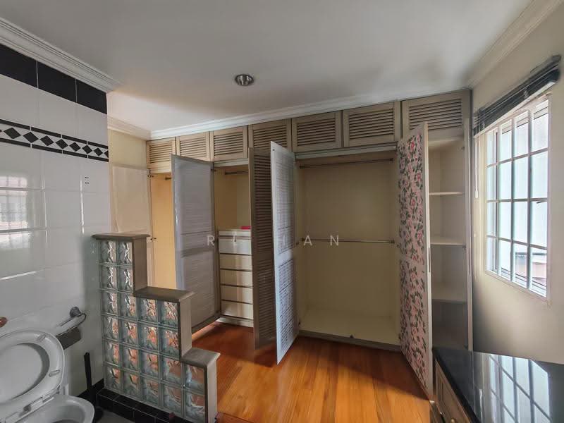 Semi-Detached House for Rent in Usj 5 (Subang Jaya) - RL Han - Bathroom - PropertyGuru.com.my