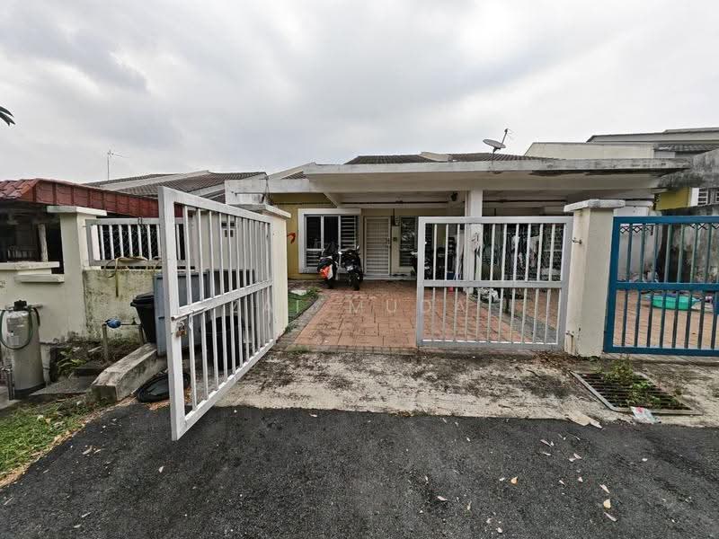 1-storey Terraced House for Sale in Desa Sri Qaseh (Sepang) - Zai Muda - PropertyGuru.com.my