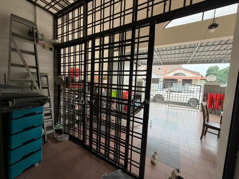 1-storey Terraced House for Sale in Taman Molek (Johor Bahru) - Joyce Ong - Exterior - PropertyGuru.com.my