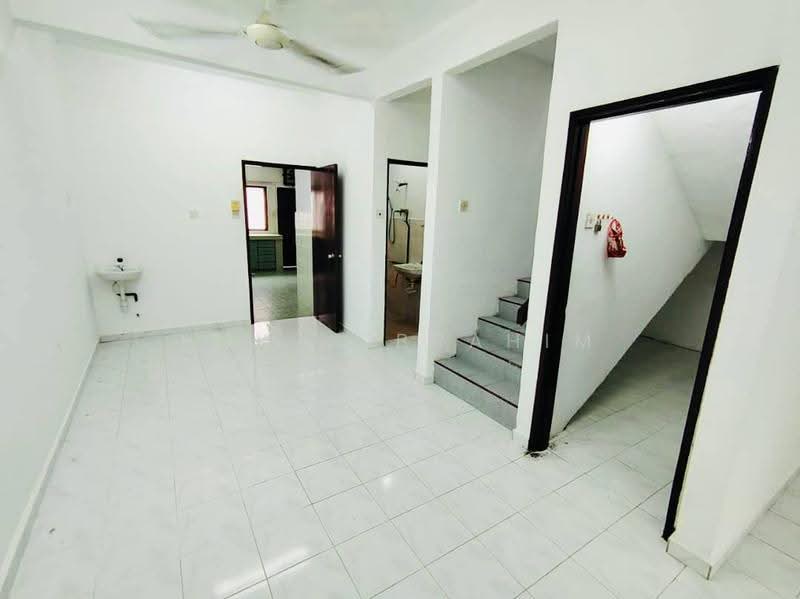 Rumah Teres 2-Tingkat untuk Disewa di Bandar Baru Salak Tinggi (Sepang) - Hawa Ibrahim - Interior - PropertyGuru.com.my