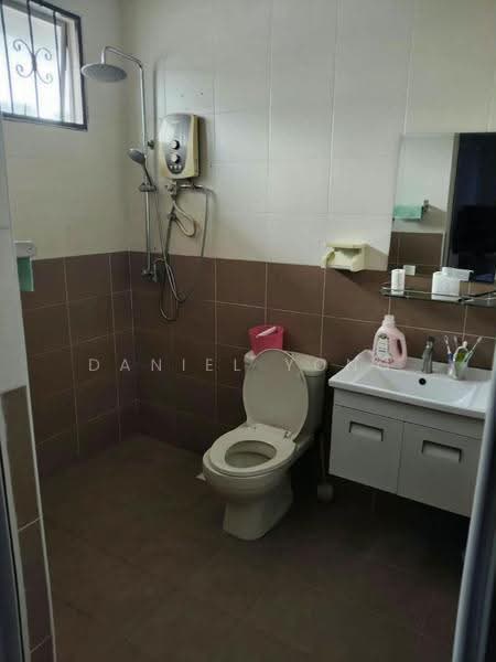 2-storey Terraced House for Sale in Taman Megah Ria (Masai) - Daniel Yong - Bathroom - PropertyGuru.com.my