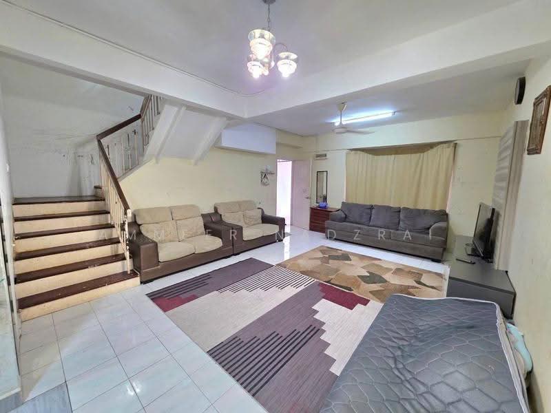 Rumah Teres 2-Tingkat untuk Dijual di Bandar Baru Bangi (Selangor) - Ammeer Nadzrai - Living Room - PropertyGuru.com.my