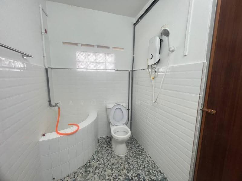1-storey Terraced House for Rent in SS3 (Petaling Jaya) - Aaron Chong - Bathroom - PropertyGuru.com.my