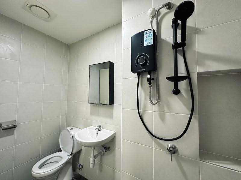 Rumah Teres 2-Tingkat untuk Disewa di Bandar Cassia (Batu Kawan) - Yuan Ping - Bathroom - PropertyGuru.com.my