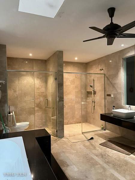 Rumah Teres 3-Tingkat untuk Dijual di Duta Villa (Setia Alam) - Darren Ng - Bathroom - PropertyGuru.com.my