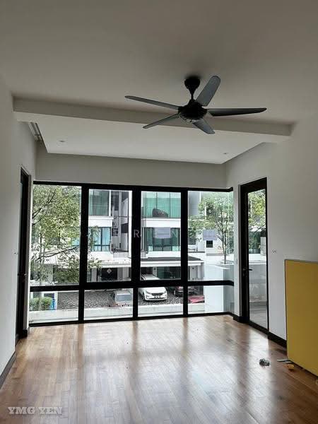Rumah Teres 3-Tingkat untuk Dijual di Duta Villa (Setia Alam) - Darren Ng - Living Room - PropertyGuru.com.my