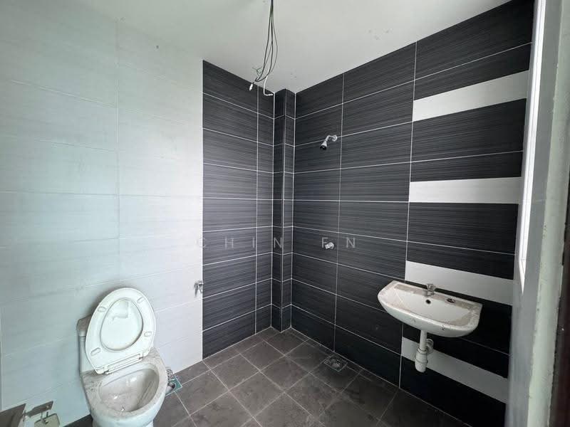 Rumah Berkembar untuk Dijual di Taman Klebang Utama (Klebang) - CHIN FN - Bathroom - PropertyGuru.com.my