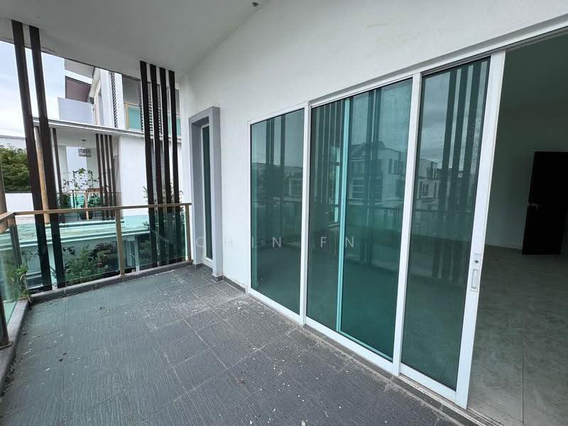 Rumah Berkembar untuk Dijual di Taman Klebang Utama (Klebang) - CHIN FN - Balcony - PropertyGuru.com.my