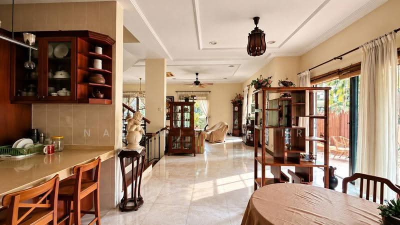 Rumah Berkembar untuk Dijual di Taman Sierra Seputeh (Seputeh) - Nadzmie Nasir - Living Room - PropertyGuru.com.my