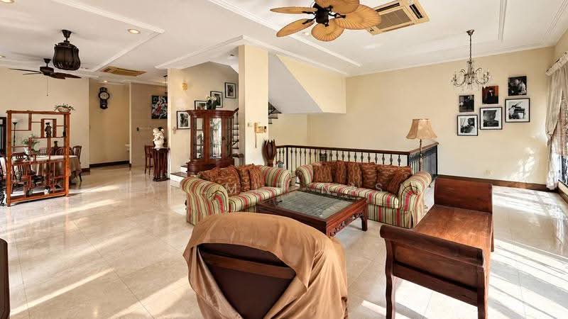 Rumah Berkembar untuk Dijual di Taman Sierra Seputeh (Seputeh) - Nadzmie Nasir - Living Room - PropertyGuru.com.my
