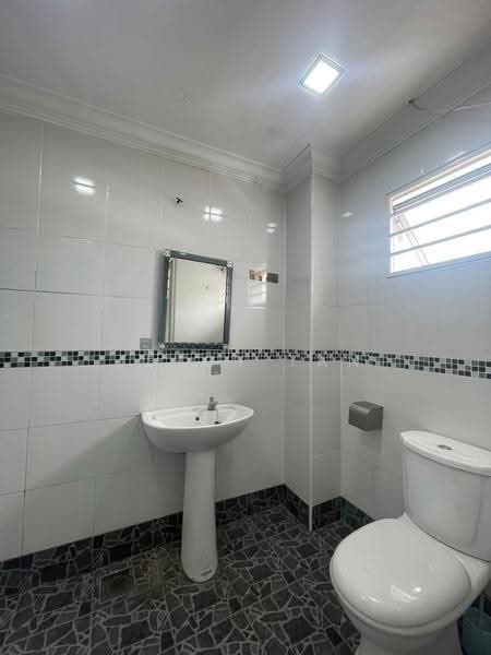 Rumah Teres 2-Tingkat untuk Dijual di Salak South (Kuala Lumpur) - Jercy Tan - Bathroom - PropertyGuru.com.my