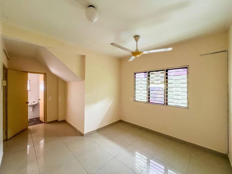 Rumah Berkembar untuk Dijual di Nilai (Negeri Sembilan) - Firdaus Husin - PropertyGuru.com.my